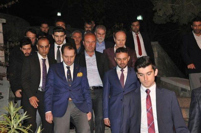 Erbakan Vakfı Genel Başkanı Fatih Erbakan’dan Şeyh Edebali Türbesine Ziyaret