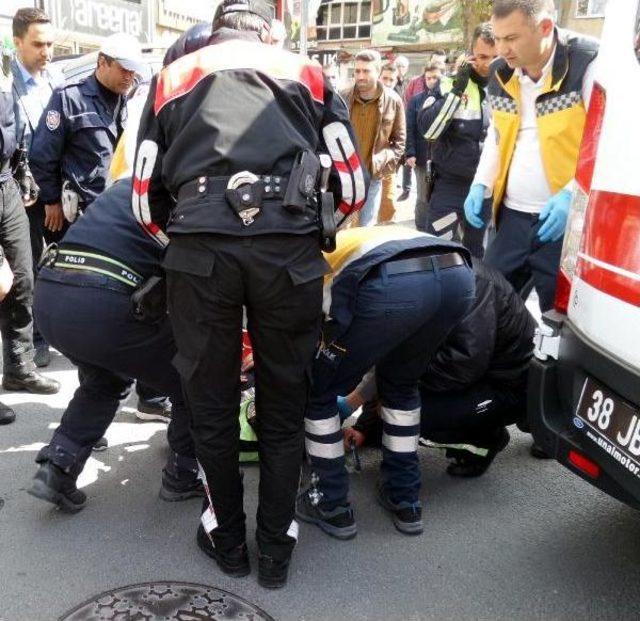 Motosikletli Trafik Polisi Kazada Yaralandı