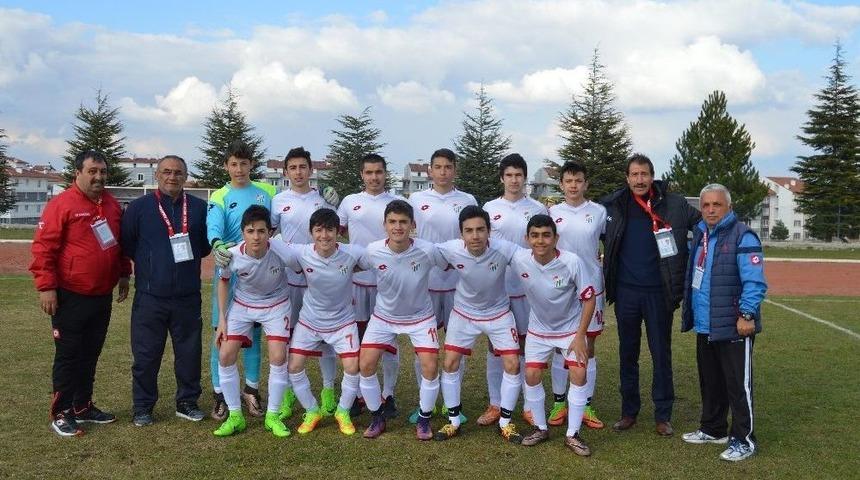 G&ouml;lbaşı Belediyespor U15 Futbol Takımından B&uuml;y&uuml;k Başarı