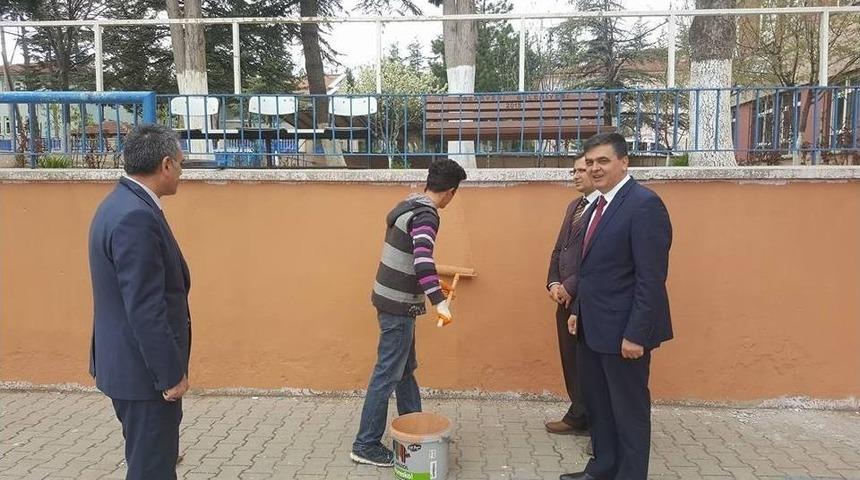 Pazaryeri Atat&uuml;rk Orta Okulu Duvarlarında Boyama Ve Fig&uuml;r &Ccedil;alışması Yapılacak