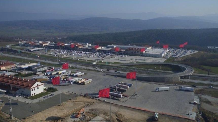 Highway Avm&rsquo;de Dev T&uuml;rk Bayrakları G&ouml;renleri B&uuml;y&uuml;ledi