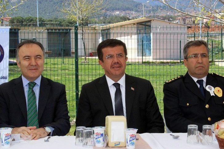 Bakan Zeybekci Polislerle Bir Araya Geldi G2