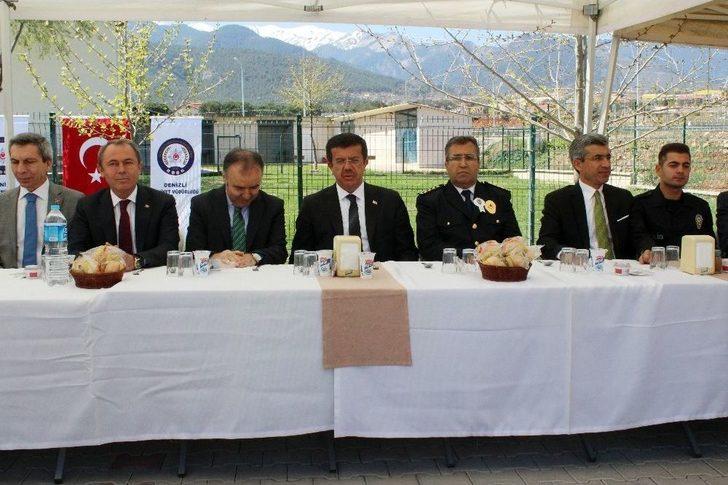 Bakan Zeybekci Polislerle Bir Araya Geldi G3