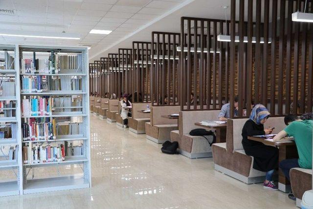 Kbü Kamil Güleç Kütüphanesi’nin İlk Ziyaretçileri Çankırı’dan