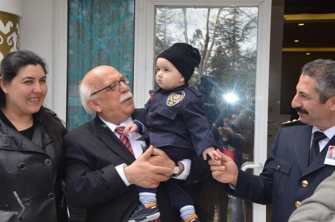 T&uuml;rk D&uuml;nyası Bilim, Sanat Ve K&uuml;lt&uuml;r Merkezi Halkla Buluşuyor