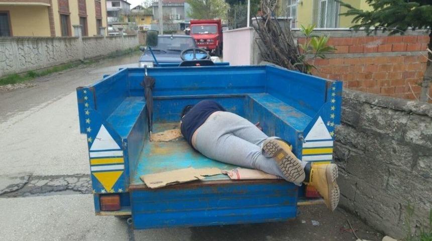 Uyuşturucu Bağımlısı Gen&ccedil; Tarım Aracında Baygın Bulundu