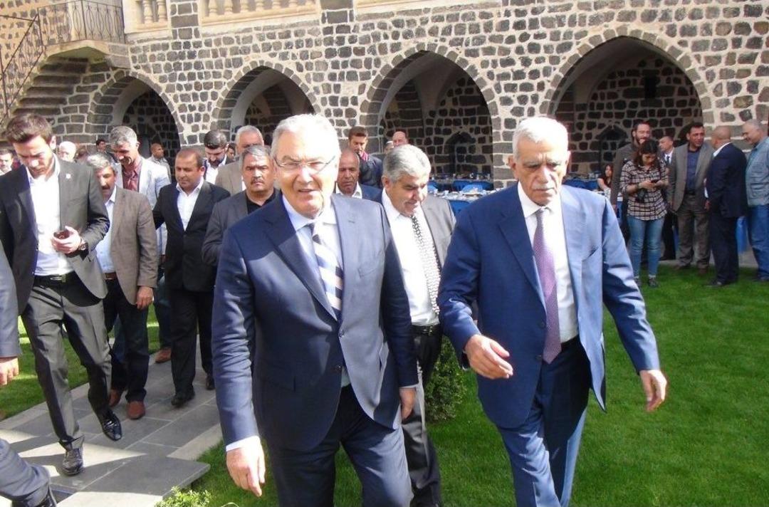 Ahmet T&uuml;rk, Baykal&rsquo;ı Ağırladı