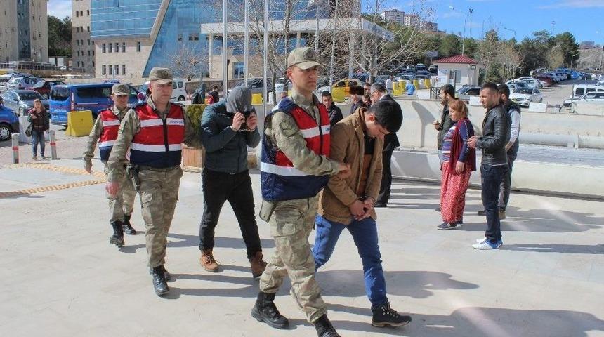Elazığ&rsquo;da Fet&ouml;&rsquo;den 4 Asker Tutuklandı