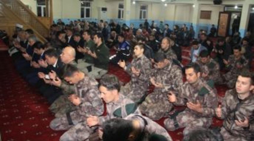 Hakkari&rsquo;de Şehitler İ&ccedil;in Mevlit Okutuldu