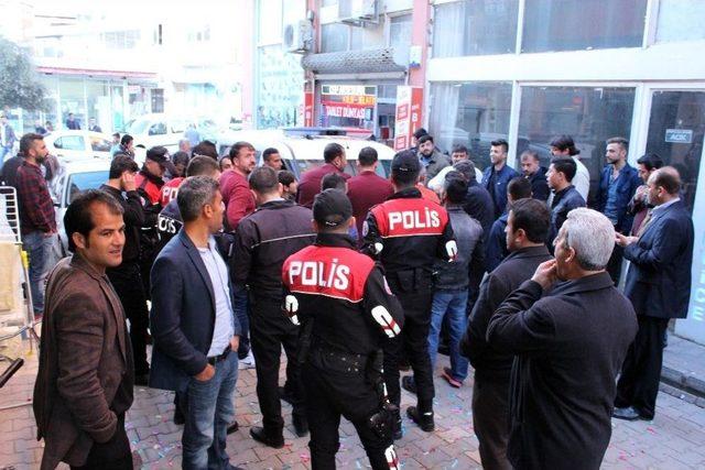 Kavga İhbarına Giden Polislere Pasta Sürprizi