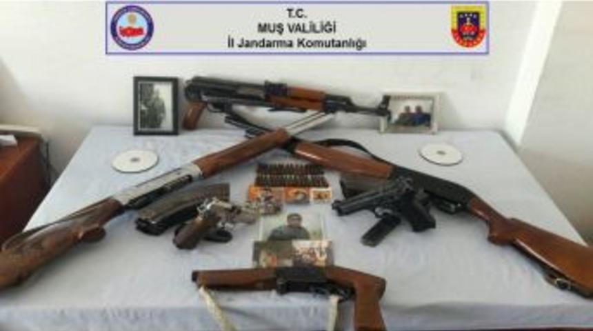 Muş&rsquo;ta Ter&ouml;r Operasyonu: 21 G&ouml;zaltı