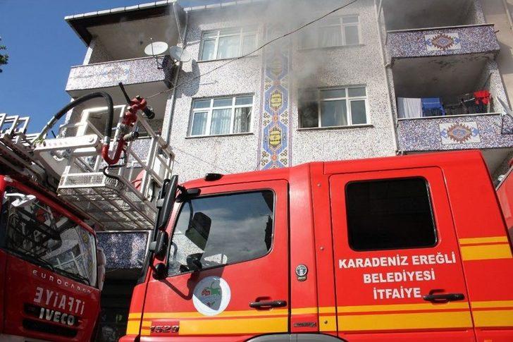 Yanan Eve Giren Anne 4 Çocuğunu Kurtardı G1