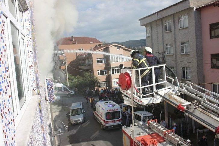 Yanan Eve Giren Anne 4 Çocuğunu Kurtardı G3