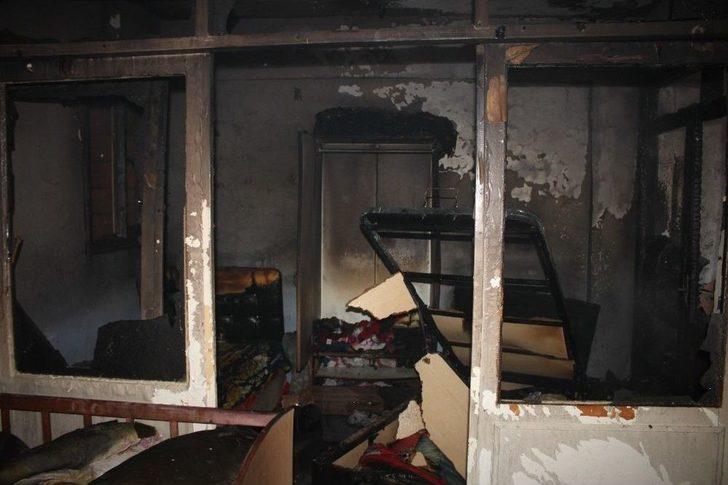 Yanan Eve Giren Anne 4 Çocuğunu Kurtardı G5