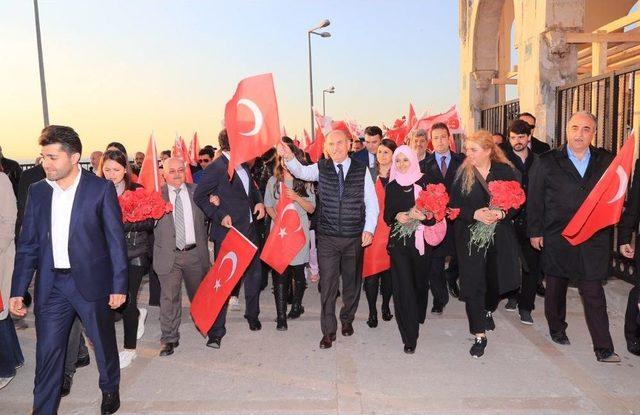 İstanbul Büyükşehir Belediye Başkanı Topbaş: “güçlü Türkiye Dünyada Farklı Coğrafyaların Umudu Demektir”