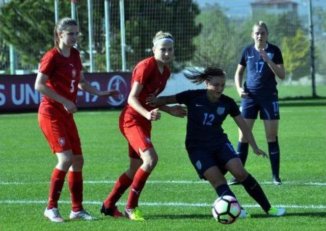 U19 Kadınlar Avrupa Şampiyonası: Çekya-İngiltere: 0-7