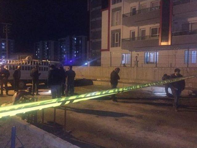 Eski Eşini Vurduktan Sonra Başına Ateş Ederek &Ouml;ld&uuml; 3