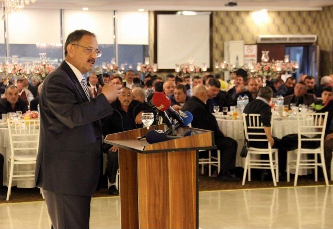 Bakan &Ouml;zhaski Otob&uuml;s Şof&ouml;rleriyle Bir Araya Geldi