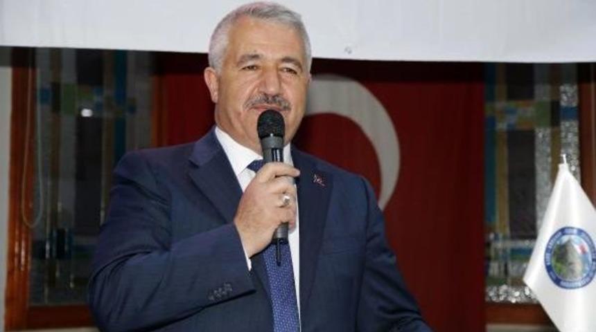 Bakan Arslan: Yeni Sistemde Y&uuml;r&uuml;tme Ve Yasama Birbirinden Ayrılacak