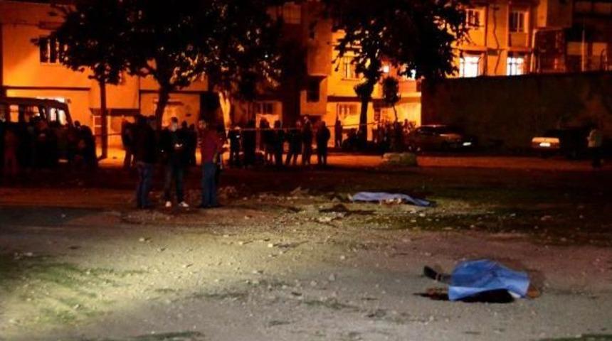 Yengesi Ile Kadın Arkadaşını &Ouml;ld&uuml;rd&uuml;