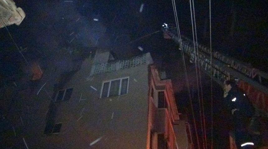 Eşini Bulamayınca Evini Ateşe Verdi