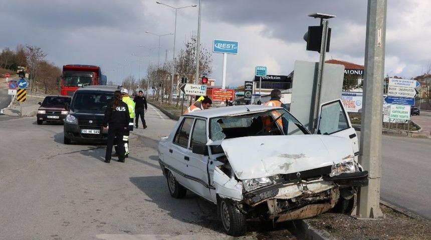 Yozgat&rsquo;ta İki Ayrı Trafik Kazası: 1 Yaralı