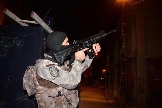 Adana da Deaş Operasyonu: 6 G&ouml;zaltı 1