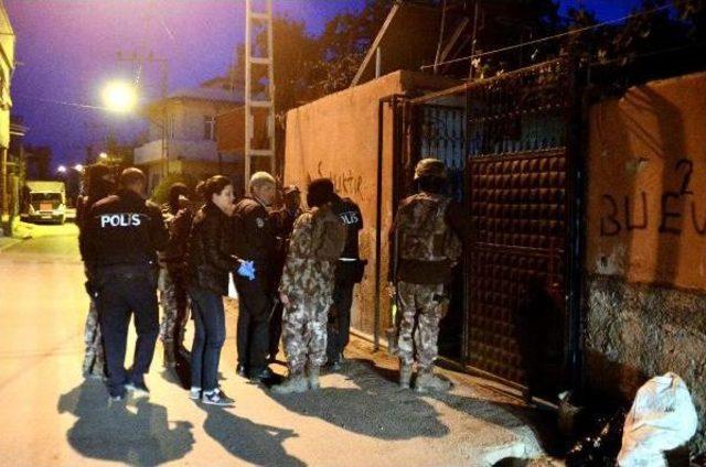 Adana da Deaş Operasyonu: 6 G&ouml;zaltı 2