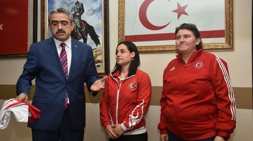 S&uuml;meyye Kazandığı Bronzla Nazilli&rsquo;nin Gururu Oldu