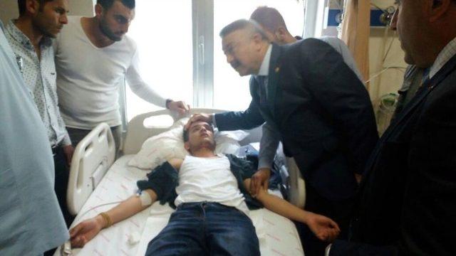 Ak Parti&rsquo;lilere Taşlı Saldırı: 5 Yaralı 1