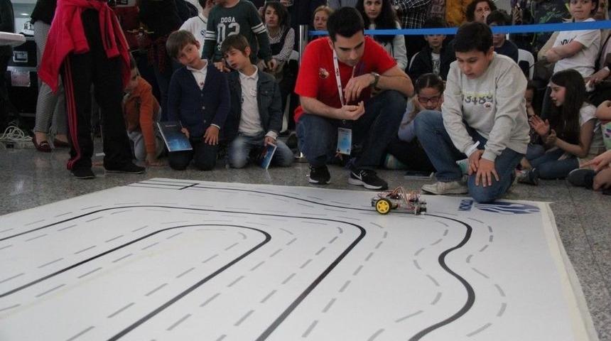 Robot Olimpiyatları&rsquo;na T&uuml;rk Robotlar Damga Vurdu