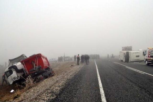 Öğrenci Servisi Tır'a Çarptı: 1 Öğrenci Öldü (2)- Yeniden