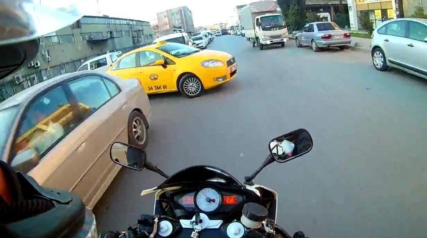 (&ouml;zel Haber) Motosiklet Kazası Saniye Saniye Kask Kamerasında