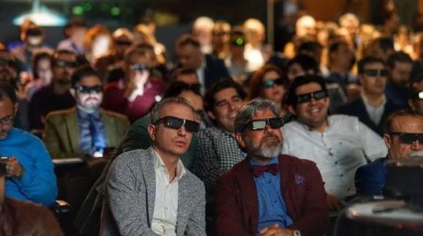 3 Boyutlu Burun Ameliyatı Canlı Bağlantıyla Yapıldı