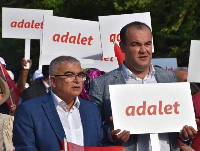 Çorlu'da Chp'lilerden 'adalet Yürüyüşü'