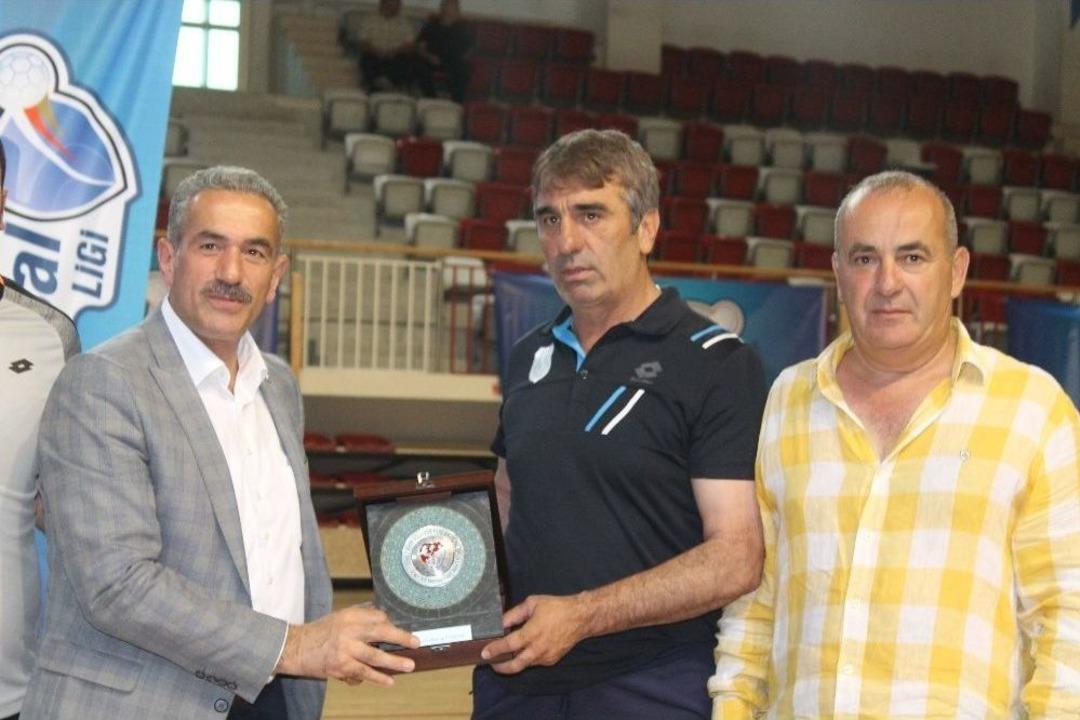 Futsalda Şampiyonluğu Arnavutk&ouml;y Kazandı