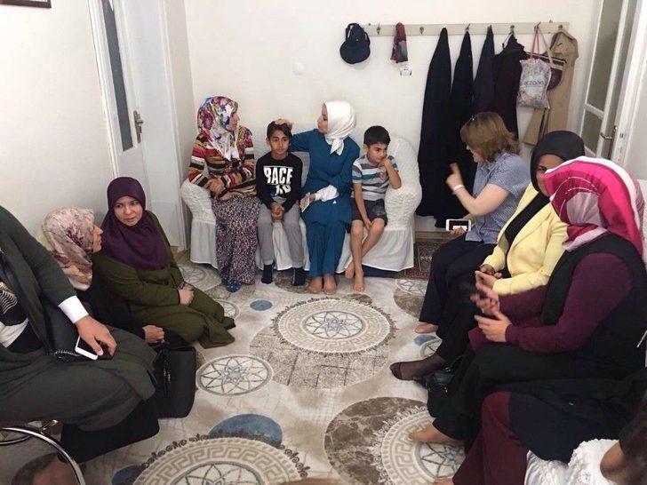 Esra Tüfenkci Ulu Çınarlarla İftarda Buluştu G2