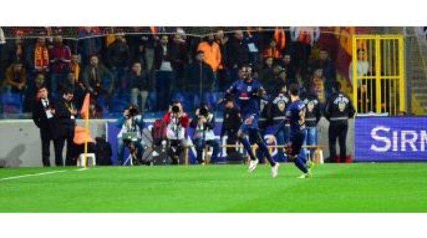 Adebayor&rsquo;dan 6 Yıl Sonra Hat-trick