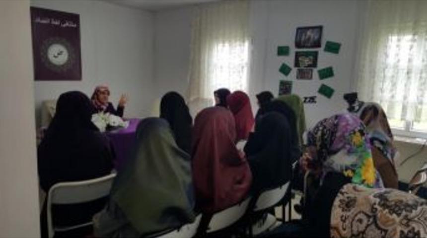 Sa&uuml;&rsquo;de Geleneksel Bah&ccedil;e Sohbetleri Başladı