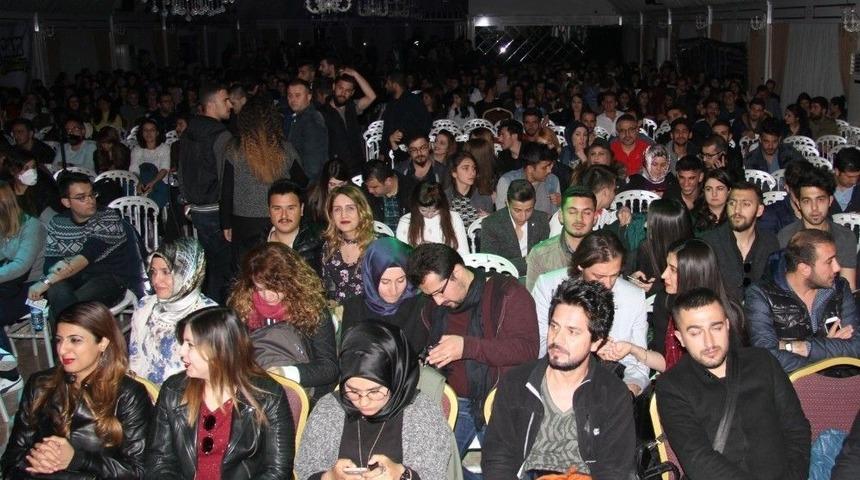 Van&rsquo;da Cem Adrian Coşkusu