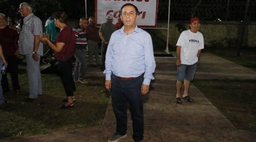 Chp'ye &Ccedil;adır Yasağının Ardından Masa Sandalye Yasağı