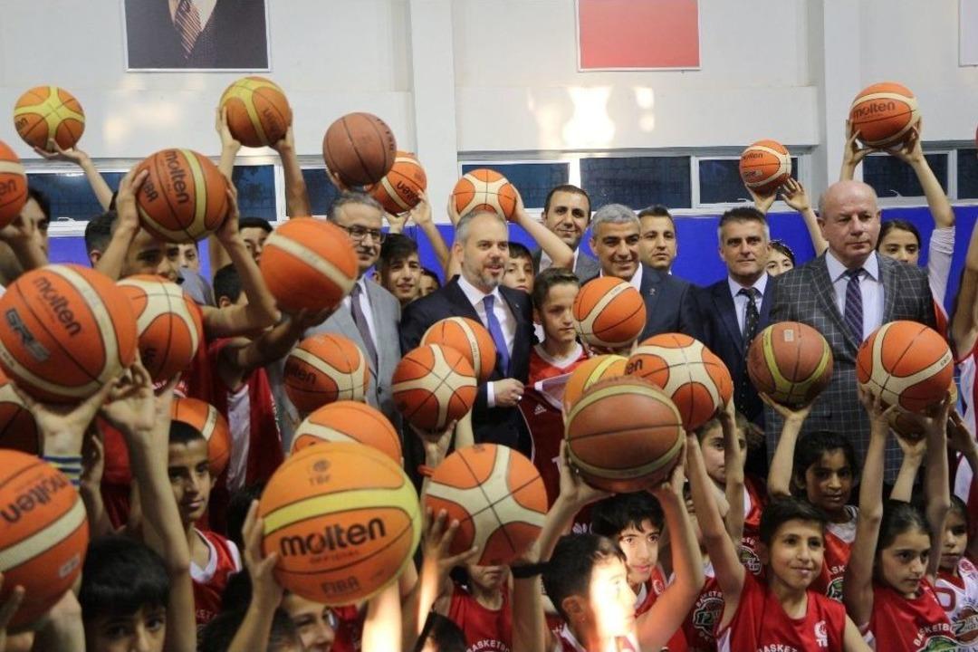 Gen&ccedil;lik Ve Spor Bakanı Kılı&ccedil;, Şırnak&rsquo;ta