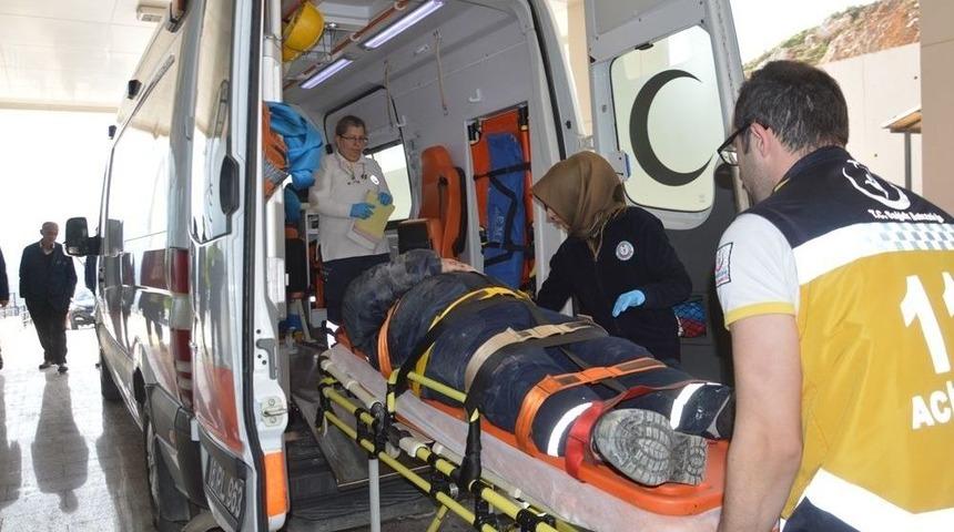 Motosiklet Kamyonla &Ccedil;arpıştı: 1 Yaralı