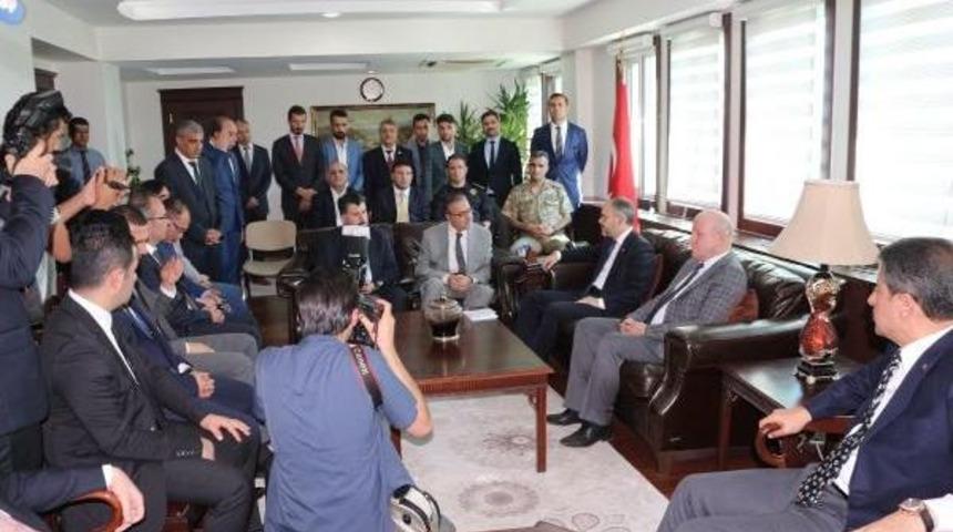 Bakan Kılı&ccedil;: Yurt Dışına Ka&ccedil;an Milletvekilleri T&uuml;rk Adaleti &Ouml;n&uuml;nde Hesap Verecek