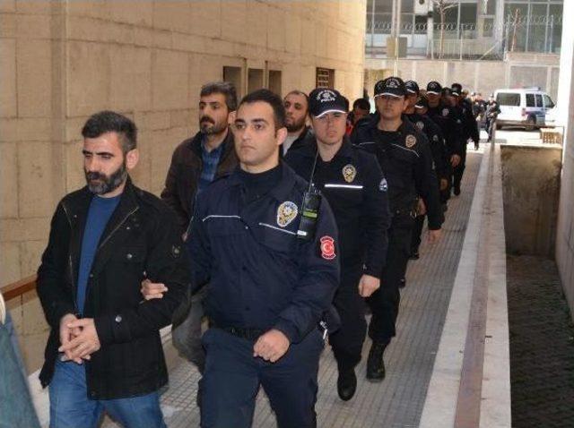 Bursa'da Helikopter Destekli Terör Operasyonunda Gözaltına Alınan 20 Kişi Adliyeye Sevkedildi