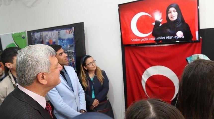 15 Temmuz&rsquo;u İşaret Diliyle Anlattılar