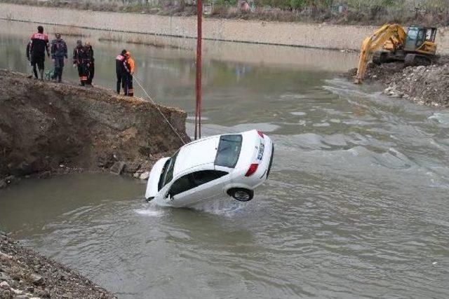 Yeşilırmak'a  Uçan Otomobilin Sürücüsü Kayıp