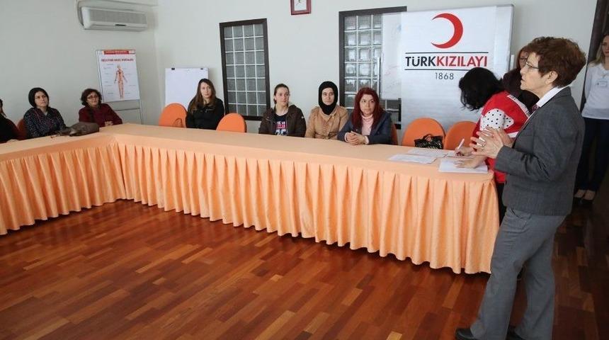 Hasta Ve Yaşlılara Eğitimli Bakıcılar