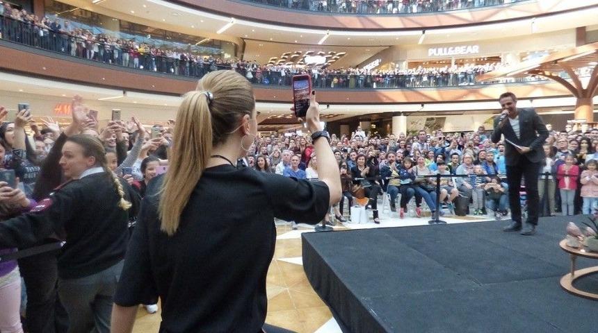 Ivana Sert Ve Hakan Akkaya&rsquo;dan Moda Dolu Etkinlik