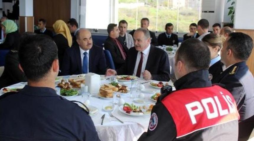 Bakan &Ouml;zl&uuml;: Can Ve Mal G&uuml;venliği Her Şeyden &Ouml;nce Gelir